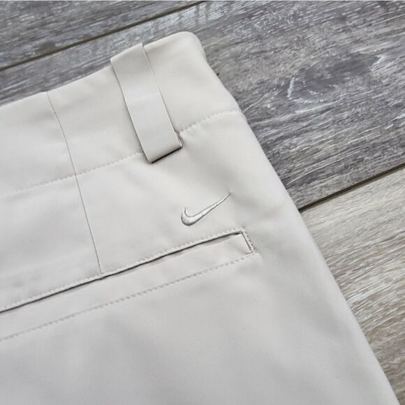 Women's Nike golf shorts size 2 Bermuda length cream colored - Picture 8 of 11